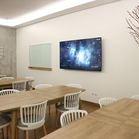 Treehouse Suites - Boutique Serviced Apartment Джакарта Экстерьер фото