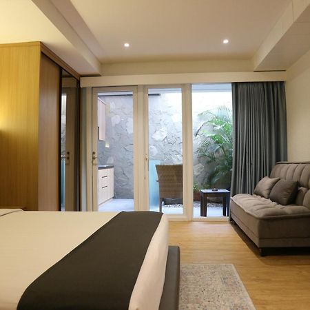 Treehouse Suites - Boutique Serviced Apartment Джакарта Экстерьер фото