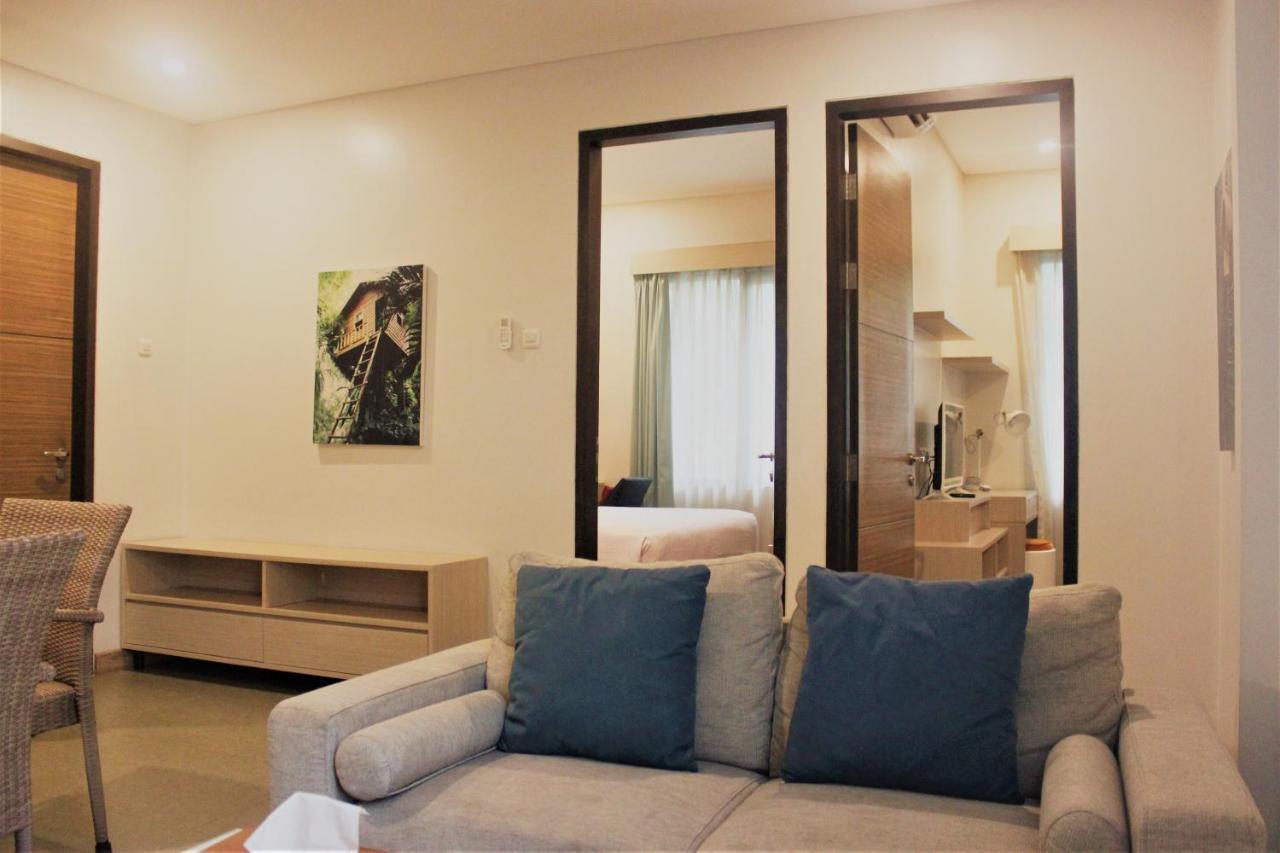Treehouse Suites - Boutique Serviced Apartment Джакарта Экстерьер фото