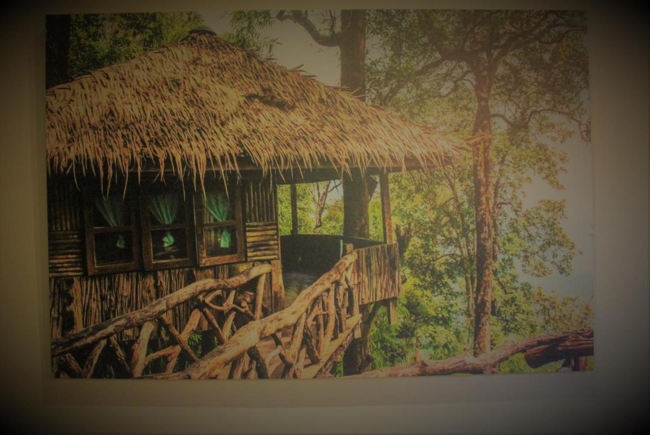 Treehouse Suites - Boutique Serviced Apartment Джакарта Экстерьер фото