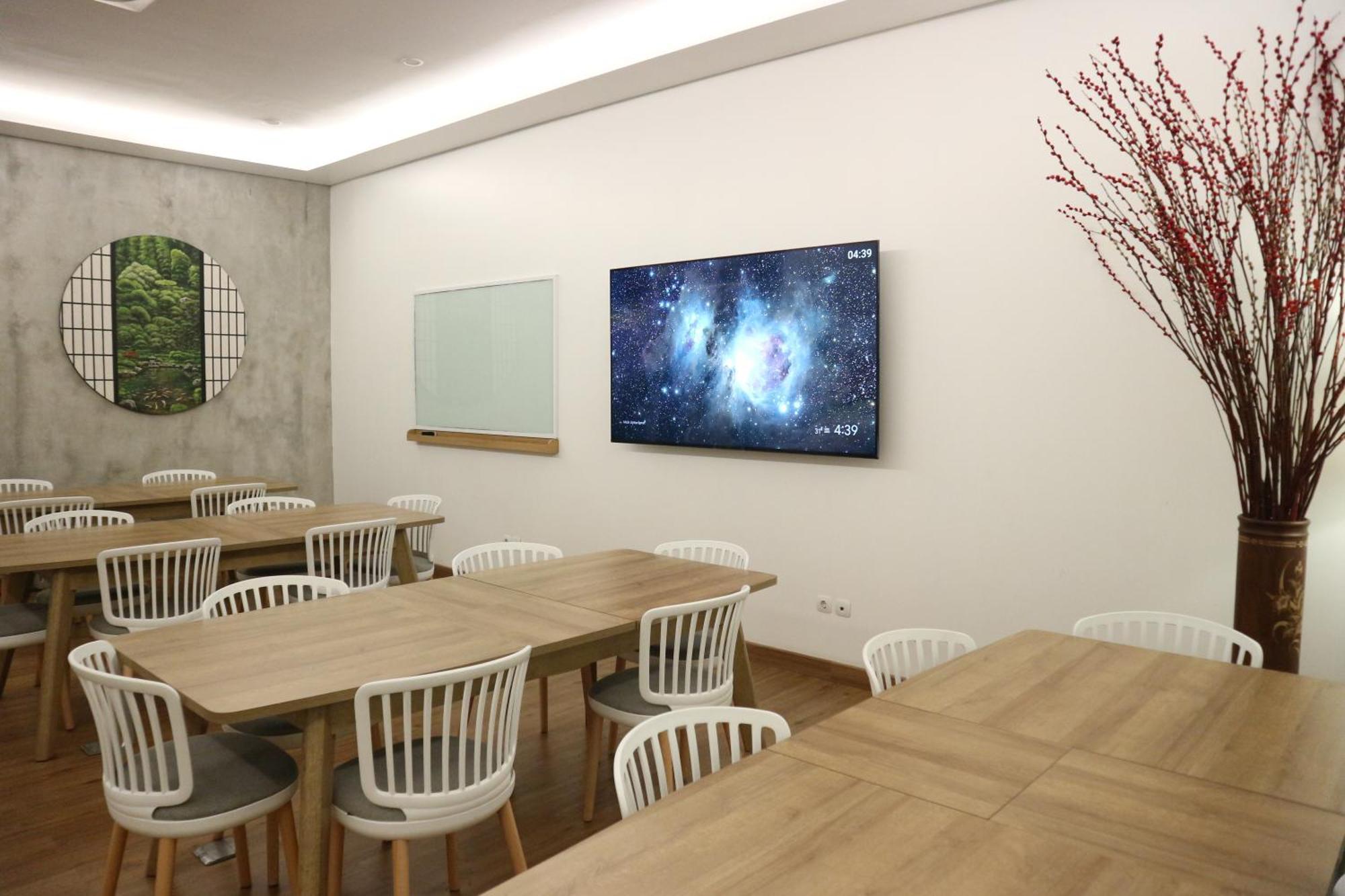 Treehouse Suites - Boutique Serviced Apartment Джакарта Экстерьер фото