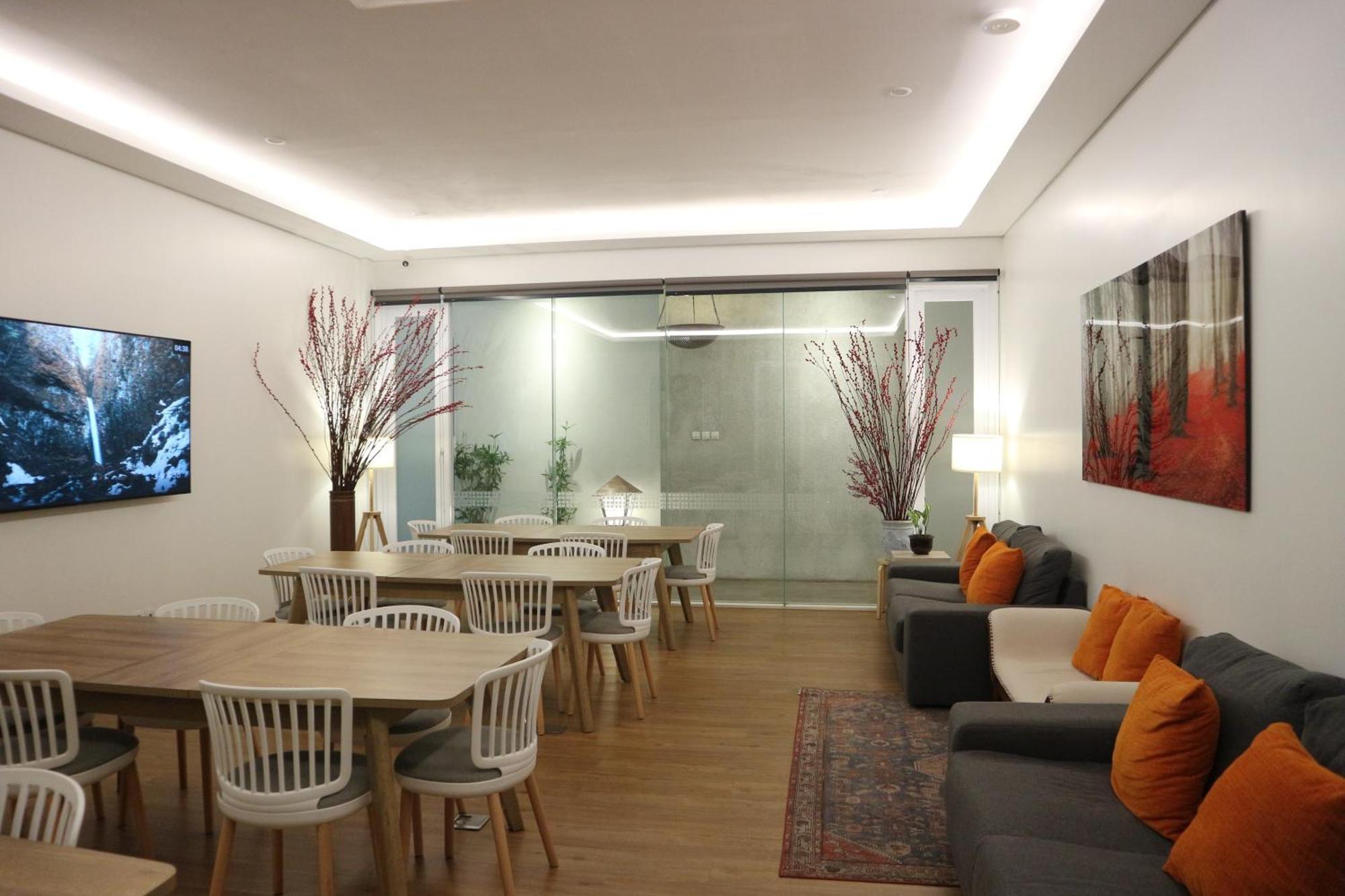 Treehouse Suites - Boutique Serviced Apartment Джакарта Экстерьер фото