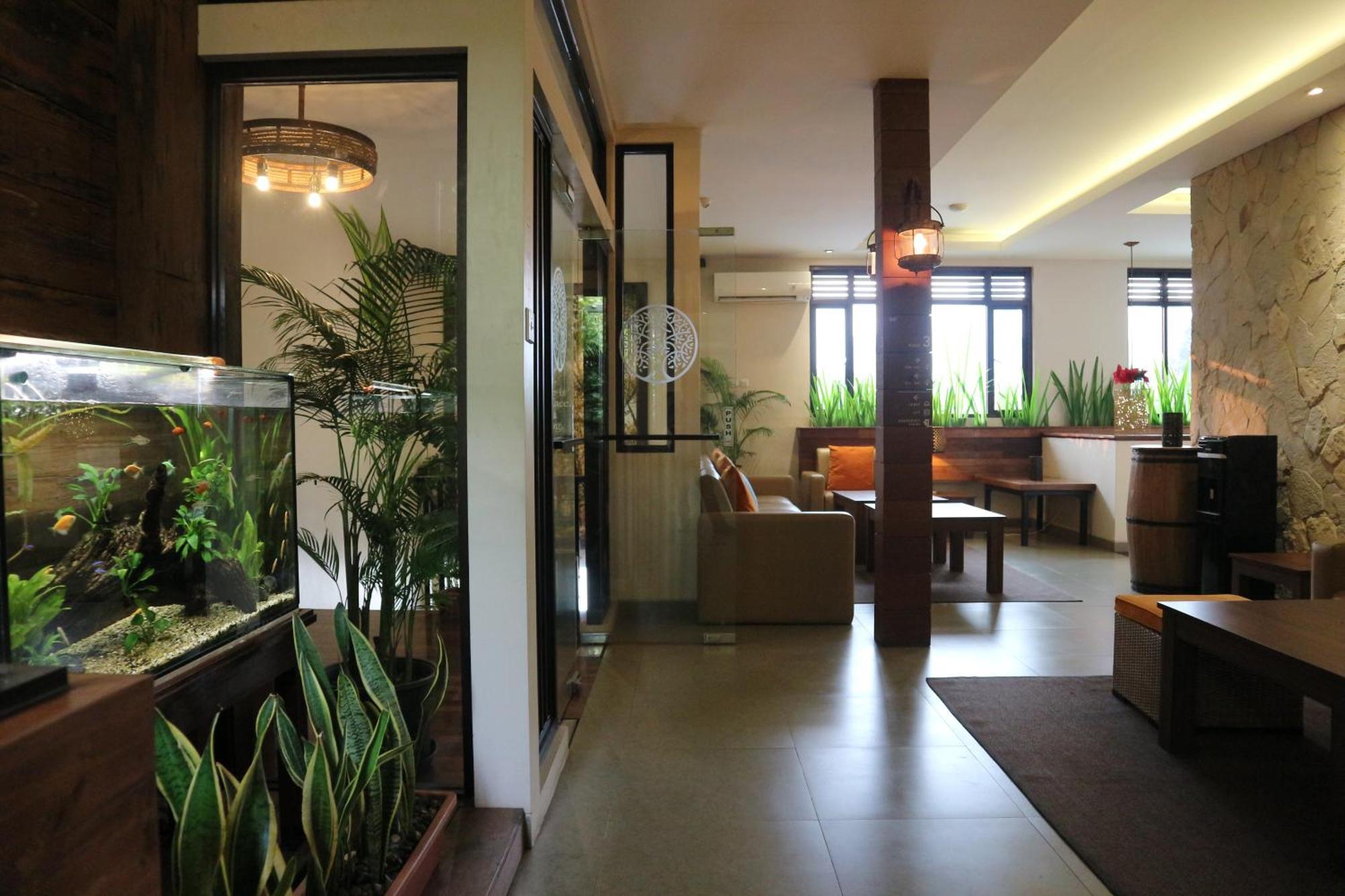 Treehouse Suites - Boutique Serviced Apartment Джакарта Экстерьер фото