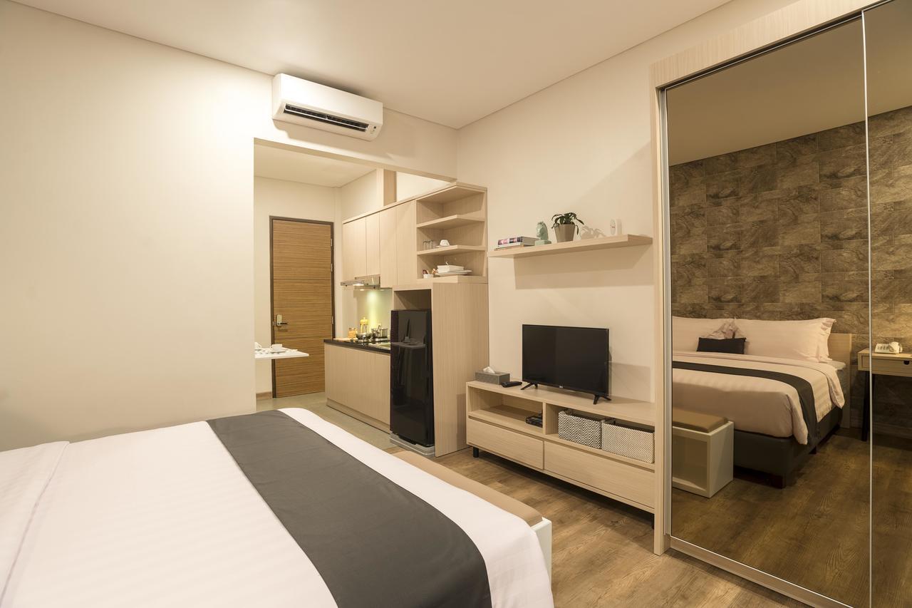 Treehouse Suites - Boutique Serviced Apartment Джакарта Экстерьер фото